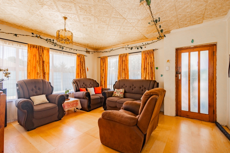 4 Bedroom Property for Sale in Belmont Park Western Cape